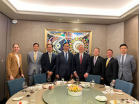 朱立倫與美參議員胡文餐敘 暢談兩岸國際情勢