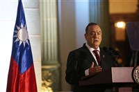 瓜地馬拉總統造訪 立院破例讓國賓座車開到議場前