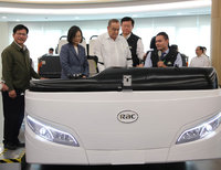 賈麥岱訪電動巴士產線 蔡總統：台瓜合作打開市場