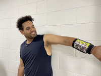 福來喜開轟拿MVP 用中文介紹戰術護腕上全家福