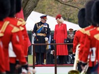 查爾斯三世加冕英國王室穿搭成焦點 專家：可無聲勝有聲