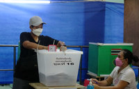 泰國大選提前投票日 選民不畏高溫投下神聖一票
