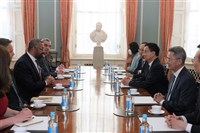 柯維立晤韓正談港台新疆  中國官媒隻字不提