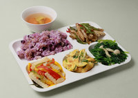 馬告刺蔥入菜 烏來國中小獲學校午餐大賽優等