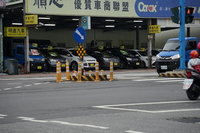 花蓮行人庇護島遭批設計不良常挨撞 縣府允改善