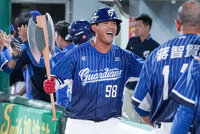 高國麟轟驚天代打滿貫砲 悍將斷獅隊5連勝[影]