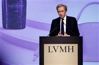 馬斯克重回世界首富之位 LVMH執行長阿爾諾居次