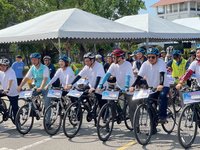 世界自行車日 鄭文燦大鵬灣領騎邀民眾遊屏東