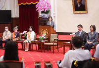 蔡總統：政府努力照顧好身障者  減輕照顧者負擔