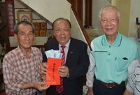 全國首發端節敬禮金5000元 澎湖長者笑哈哈