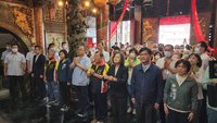 總統高雄元帝廟參香  揭匾「敷佑黎庶」為國人祈福