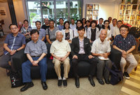 「隨需印刷」詩人最愛  20年出822本詩集、詩論