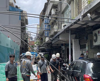 北車附近建案工地鋼筋掉落砸毀車輛 北市開罰[影]