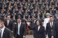 蔡總統：政府作堅實後盾 113年調高國軍4%薪資