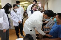 印尼醫師赴花蓮慈濟醫院 見習交流中西醫合療