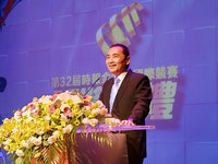 鼓勵青年學子  侯友宜：人生最重要的是成就自己