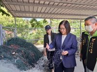 訪安平漁港暫置區 管碧玲要強化海廢回收流程