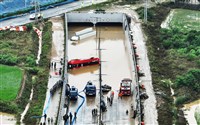 韓國連日暴雨增至35死 淹水地下車道尋獲8遺體