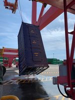 高雄港外貨輪沉沒  貨櫃持續南漂僅6只拖帶上岸