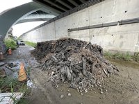 苗栗縣頻傳濫倒廢棄物 男子涉8案遭逮捕羈押