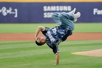 中職悍將邀霹靂舞國手孫振開球 亞運盼奪牌