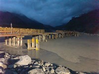 明霸克露橋人行便橋復通 車行便橋預計下午搶通