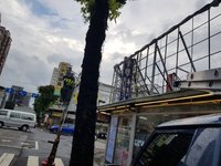 郭台銘藍營高雄「合體」看板惹議 廠商自行拆除