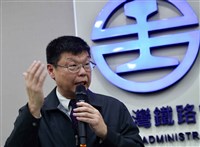 太魯閣號事故車廂發現頭蓋骨 台鐵局長杜微致歉