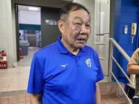 稻葉篤紀到訪新莊半小時 悍將樂見曾峻岳旅日