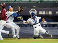 姚冠瑋守備傷退輕微腦震盪、腰傷  隨隊一軍治療