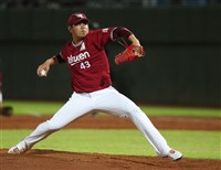 日職樂天金鷲隊與台灣投手宋家豪、王彥程續約