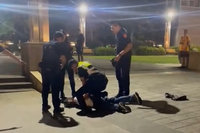 男子桃園高鐵站外刺傷前女友  中壢警壓制送辦