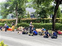 明揚工廠大火 廠房作業員：剛疏散就聽到爆炸聲