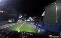 小貨車逼車急煞釀車禍  警方：駕駛涉妨害自由