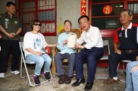 百歲老兵昔返中手寫探親見聞  翁章梁允出版保存