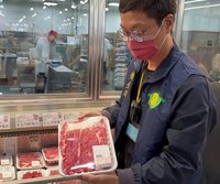 大賣場疑牛肉變質 高市衛生局查察業者退換貨