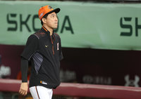 克維斯遭強襲球嚴重腦震盪 獅盼火力爆發延長戰局[影]