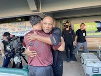 陳俊秀奔獅隊休息區送擁抱 克維斯已無腦震盪症狀