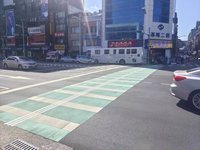 基隆劃設導盲行人穿越道 高度增加、防滑係數升級