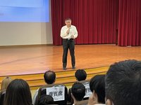 高雄大學演講被問與黑金同台 柯文哲：去問蔡賴見顏清標幾次