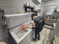 食藥署稽查輕食料理  2業者被查獲存放逾期原料