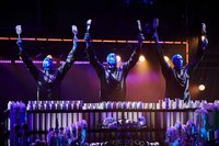 藍人樂團跨界創造歡樂  全新進化版2024年登台