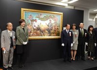 邱貴東京油畫個展開幕 安倍昭惠睹畫思夫落淚