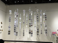 嘴啣繪筆作畫  罕病病友揮灑彩色人生