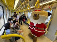 新北捷運推出耶誕城雪粼列車  桑塔熊週三現身互動