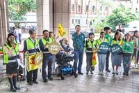 許立明率民進黨不分區赴中選會登記 盼拚國會過半