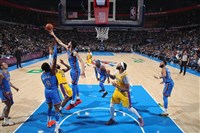 詹姆斯戴維斯合轟52分白忙 湖人不敵雷霆