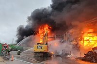 桃園新屋工廠火警  烈焰濃煙吞噬廠房幸無人傷亡