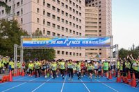 政大馬拉松人數創新高 新版獎牌融合校徽、地景
