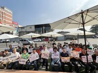 鍾佳濱力挺青年微型創業  推動小店減稅